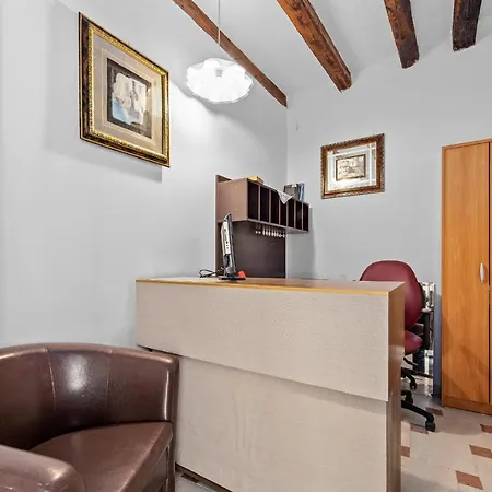 Pula Hostel بولا