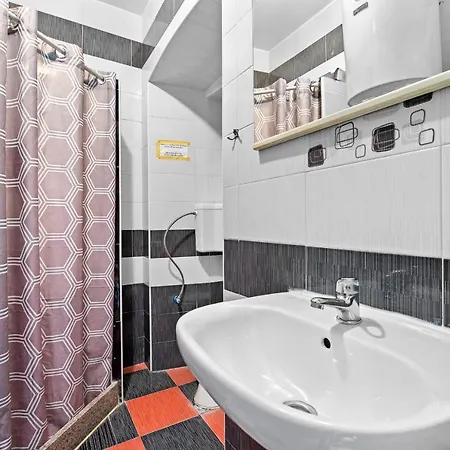 بيت شباب Pula Hostel بولا
